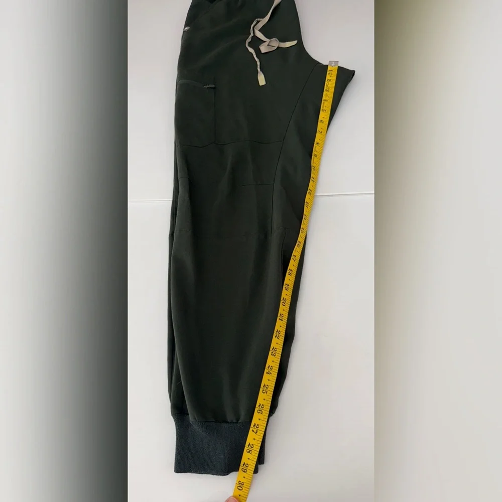 FIGS Men's Tansen Scrub Jogger Pants Size Large